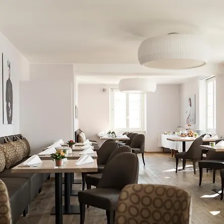 Bed & Breakfast Base Ii - Bei Basel 2*